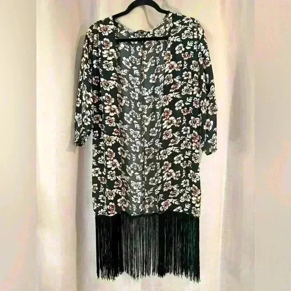 Women’s Katia Throw Over - Picture 1 of 9